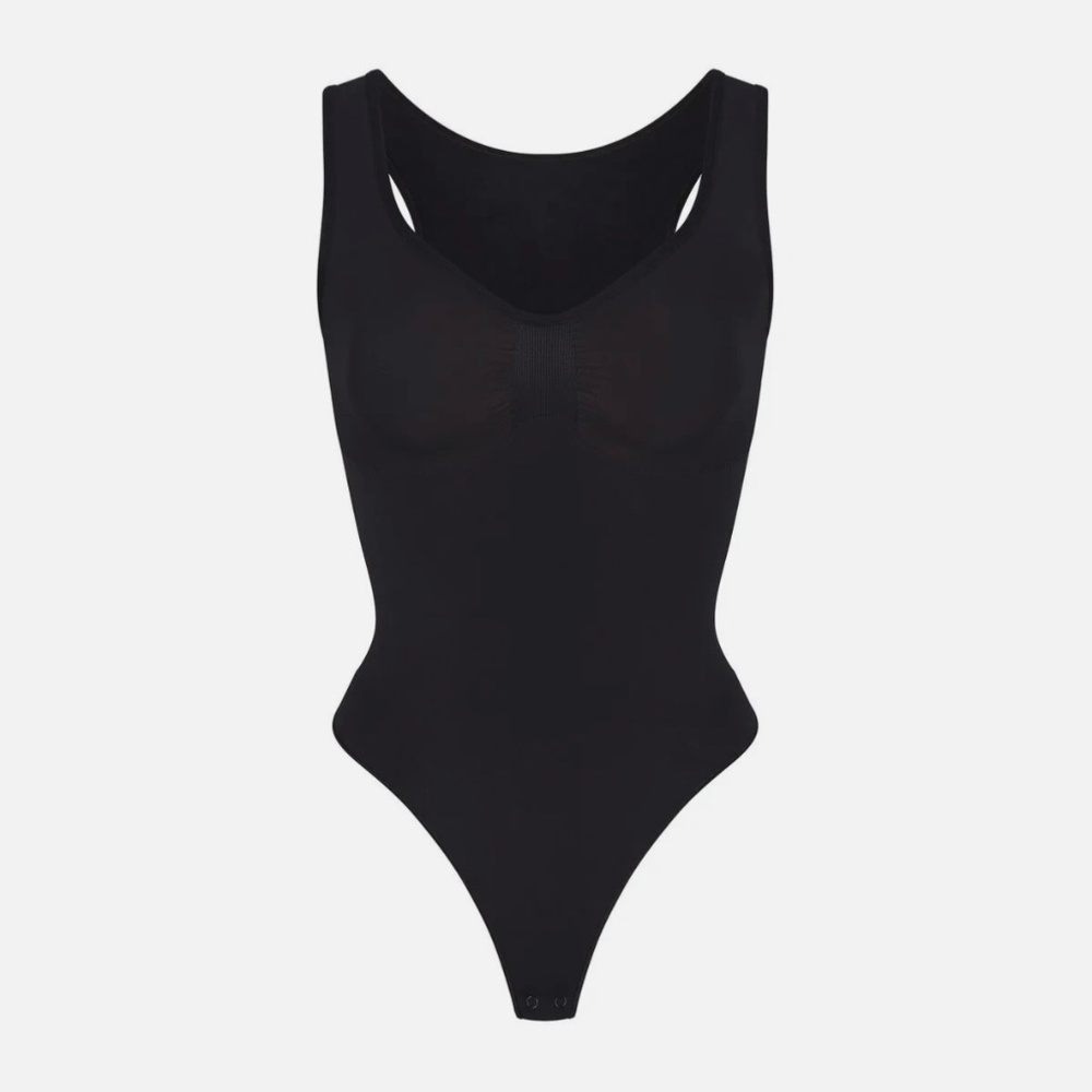 SKIMS Seamless Sculpt Scoop Neck Thong Bodysuit